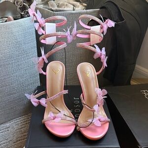 BNIB pink butterfly rhinestone held up the ankle style size 7.5